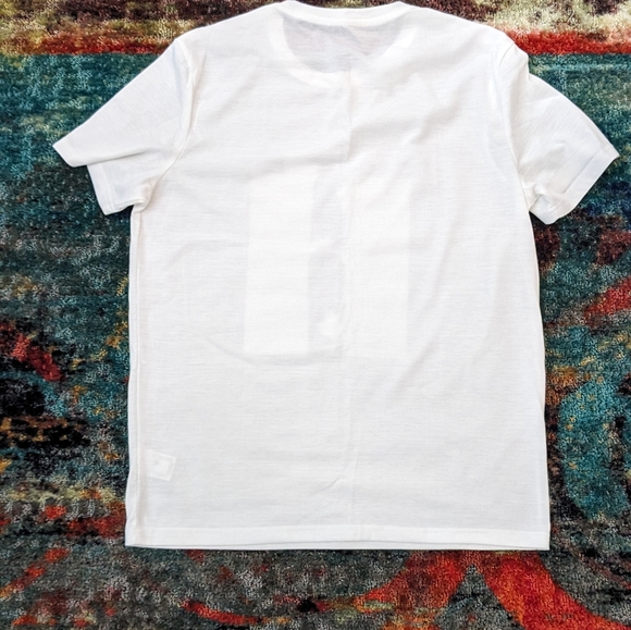 T-shirt size medium - Picture 3 of 3